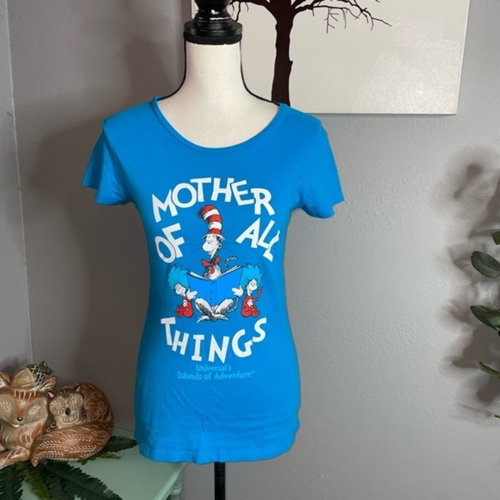🌞 Universal Studios Islands of adventure Dr. Seuss M mother of all things blue